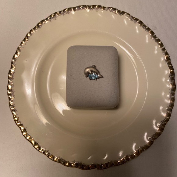 ๐ Vintage adorable 925 sterling silver, blue topaz dolphin slider pendant. - Picture 7 of 9